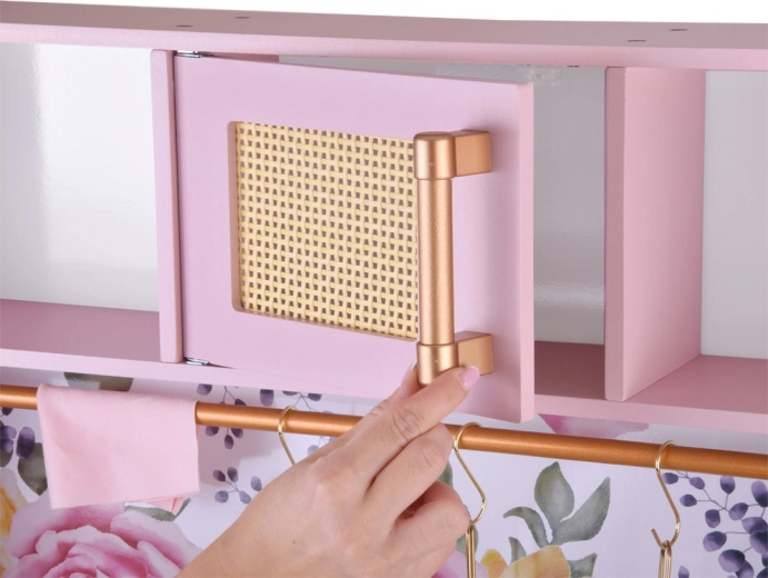 Kovové nádobí a chytré úložné prostory