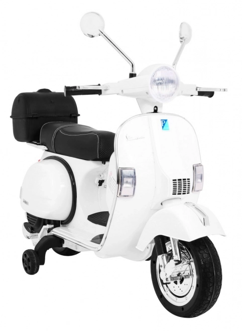 Dětský elektrický skútr Vespa bílý s pomocnými kolečky, audiem a ekokůží