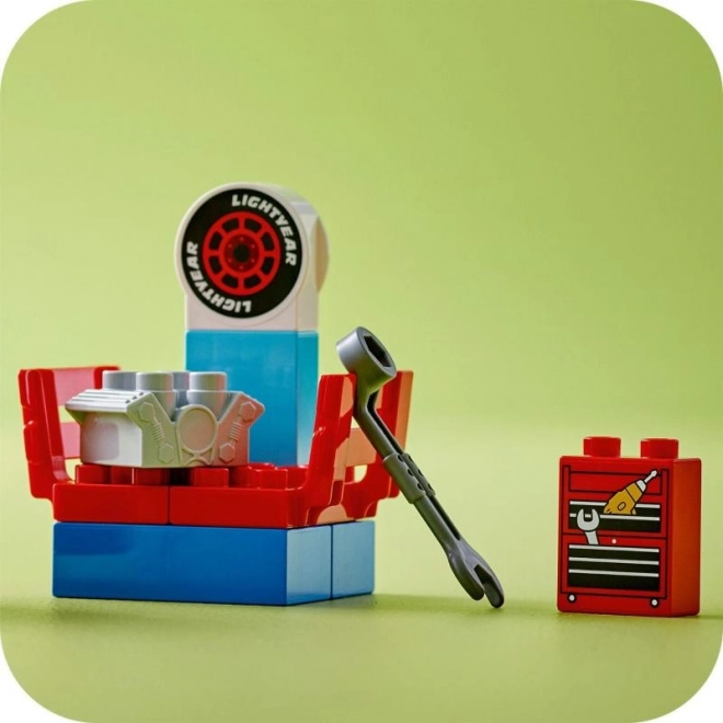 LEGO DUPLO Disney Auta Maniek na závodech
