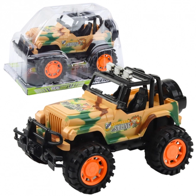 Velký vojenský terénní off-road vůz béžový