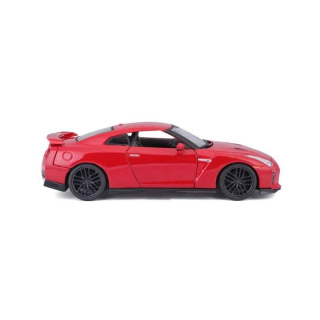 Nissan GT-R Bburago 1:24 metallic bílá – Červený