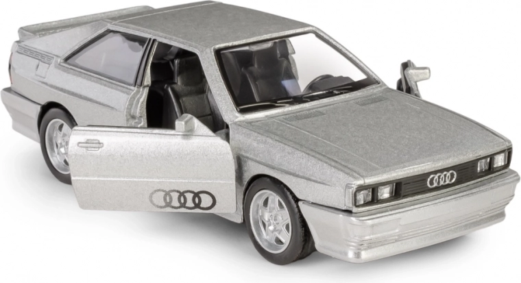 Otevírací dveře a detailní interiér