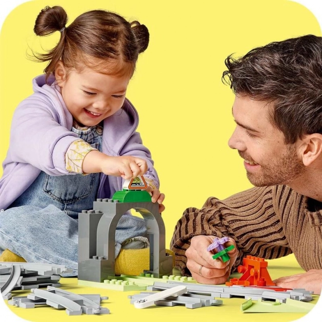LEGO DUPLO Tunel a kolejnicové tratě - rozšiřující sada