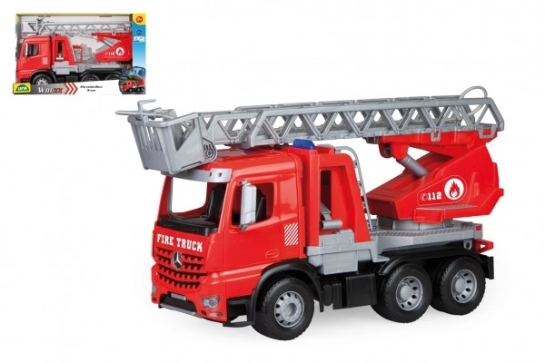 Hasičské auto Mercedes Arocs s žebříkem