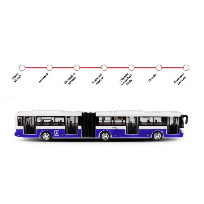 Kloubový autobus hlásící česky