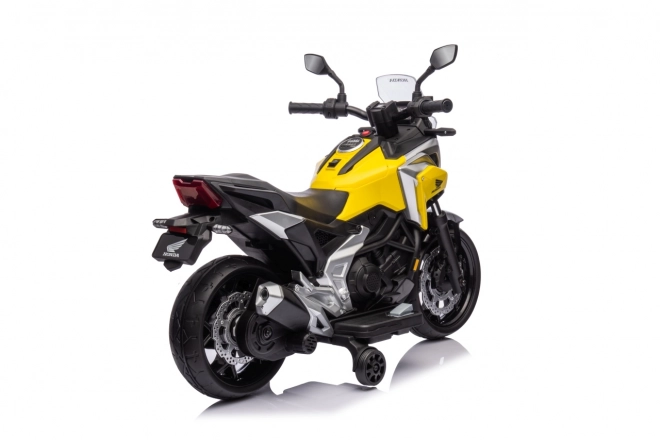 Motocykl Honda NC750X žlutý