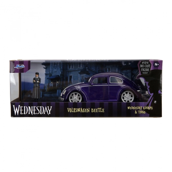 Wednesday auto 1972 VW Beetle 1:24 a figurka Wednesday