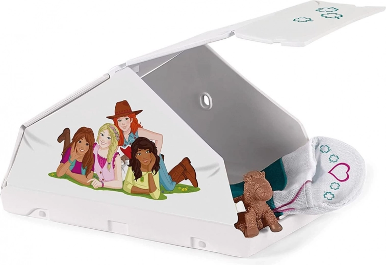 Roztomilý plyšový koník jako parťák