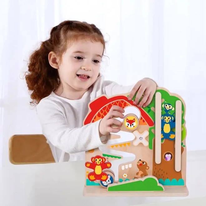 Dřevěná manipulační tabule labyrint Montessori