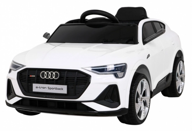Audi E-Tron Sportback pentru copii + Pilot + tracțiune 4x4 + pornire lentă + radio MP3 + LED – Bílá