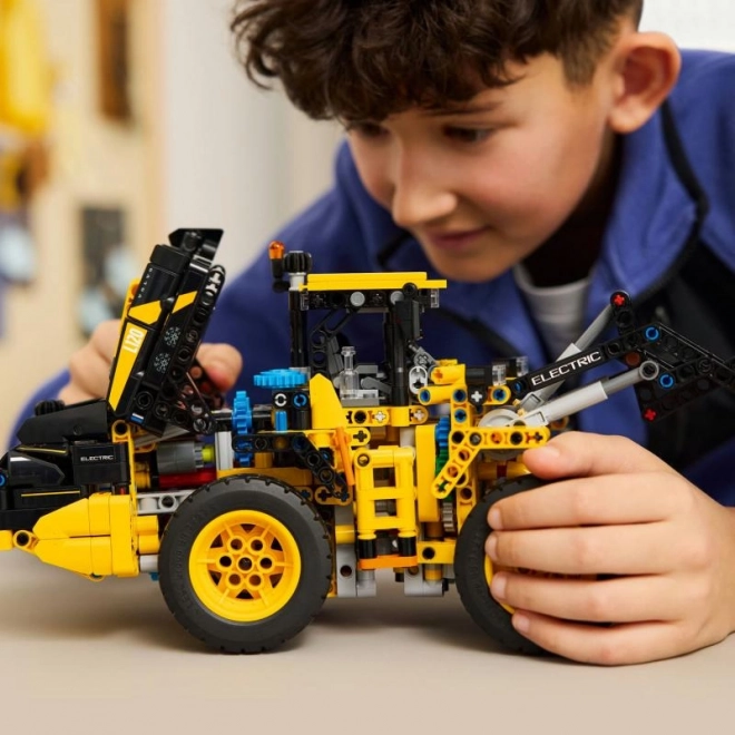 Kolový nakladač Volvo L120 Elektrický LEGO Technic