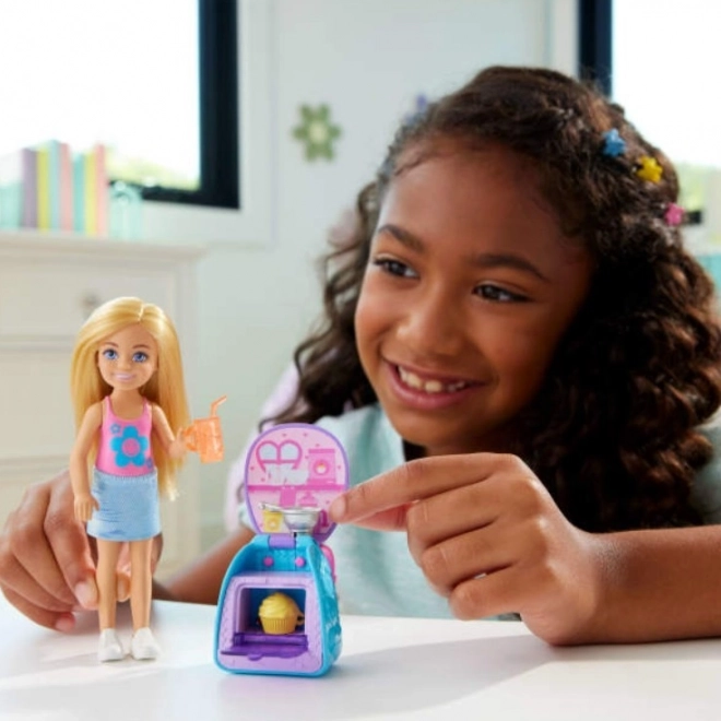Panenka Barbie Chelsea s batohem a kočičkou