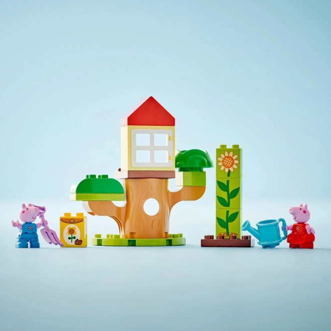 LEGO DUPLO Peppa Pig Zahrada a domek na stromě