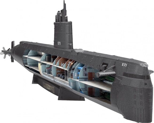 Autentický řez interiérem a realistický trup