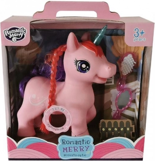 Zpívá a vydává veselé zvuky