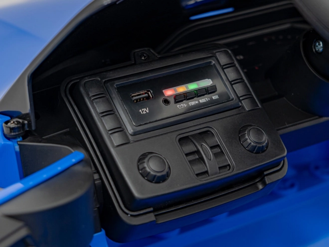 BMW M4 Vehicul Alb – Modré