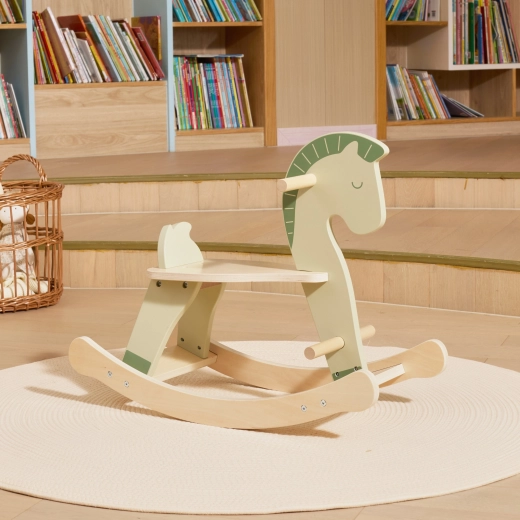 Stabilní dřevěná konstrukce pro bezpečné houpání