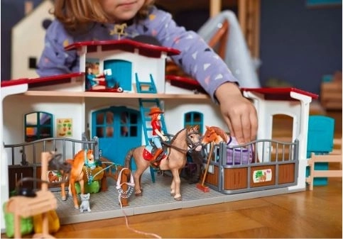 Jezdecké centrum Lakeside Horse Club figure set