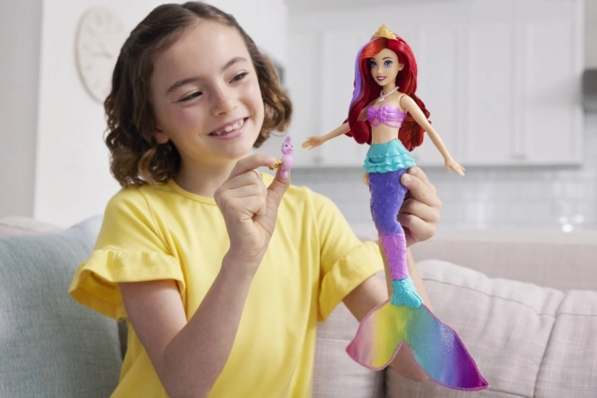 MATTEL Disney Princess panenka Ariel malá mořslá víla plave, mění barvu