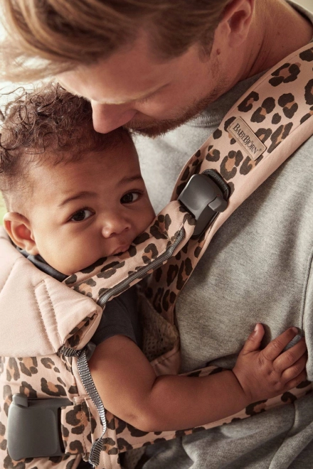 Dětské nosítko BABYBJORN ONE, Béžová/Leopardí – Leopardí