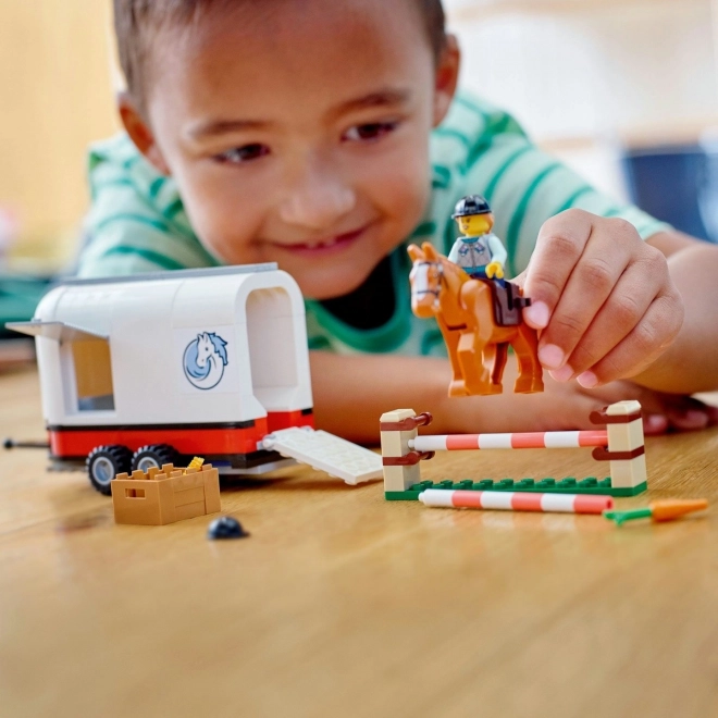 LEGO City Přepravník pro koně