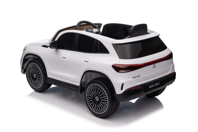 Elektrické auto Mercedes Benz EQA 250 bílé