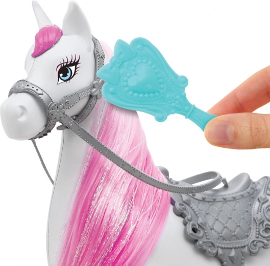 Zábava s česáním hřívy