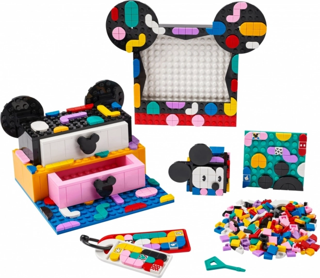 Zásuvky s ikonickými ušima MICKEY