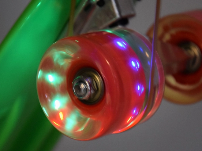 LED skateboard se svítícími kolečky