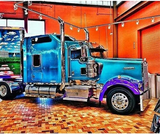 Diamantové malování Nablýskaný truck 30x40 cm