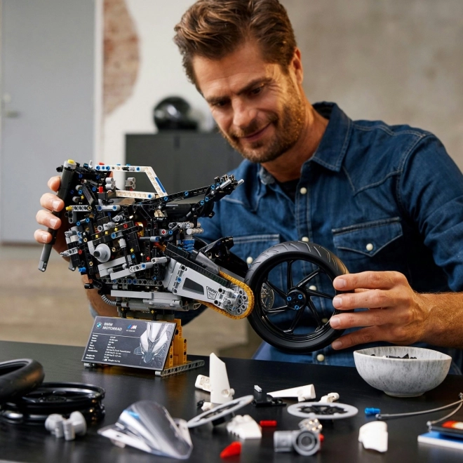 LEGO® Technic 42130 BMW M 1000 RR