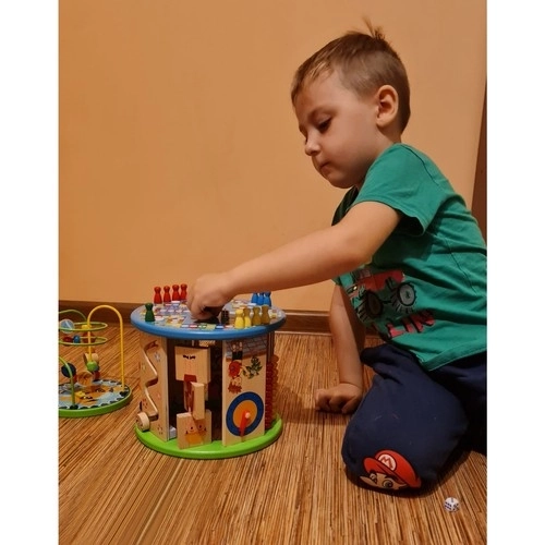 Dřevěná kostka s hrami pro děti