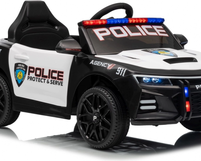 Černé policejní auto 911 Agentura