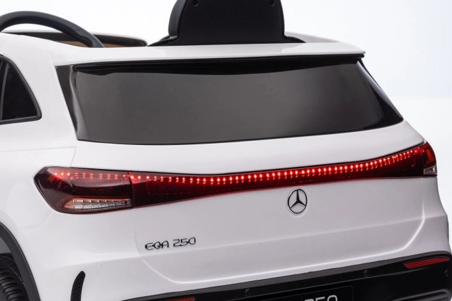 Elektrické auto Mercedes Benz EQA 250 bílé