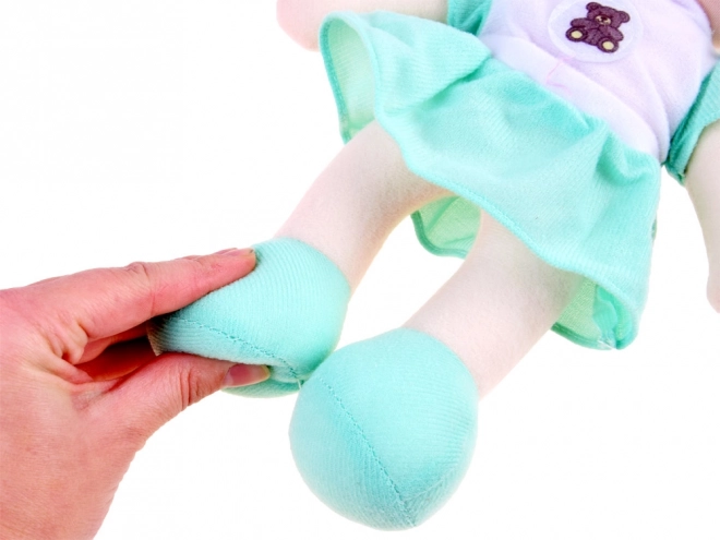 Zuzia 33cm hadrová panenka v mátových šatech ZA3853 – Zelená