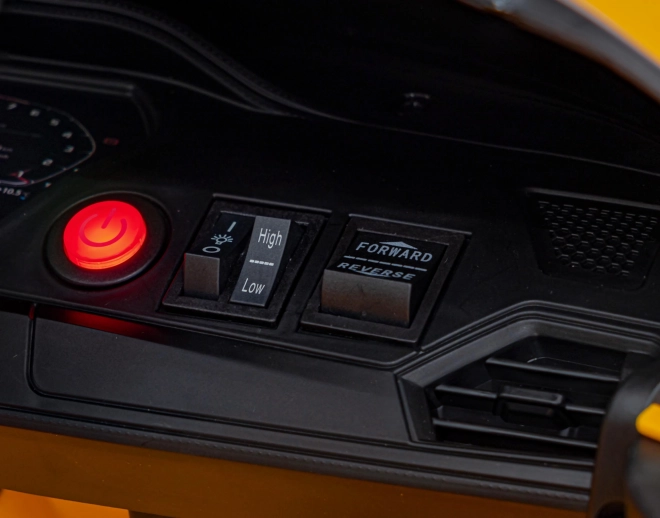 BMW M4 Vehicul Alb – Žluté