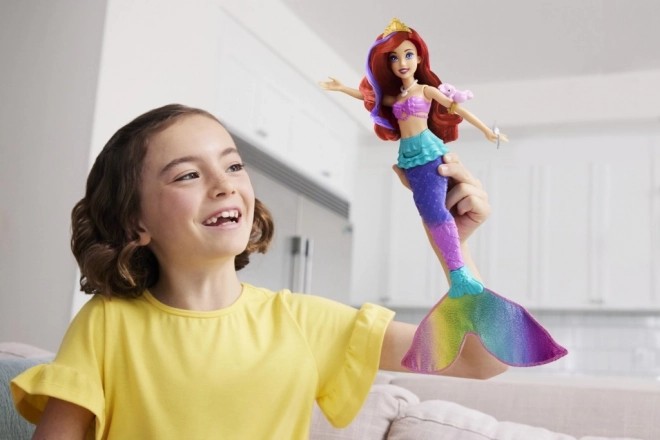 MATTEL Disney Princess panenka Ariel malá mořslá víla plave, mění barvu