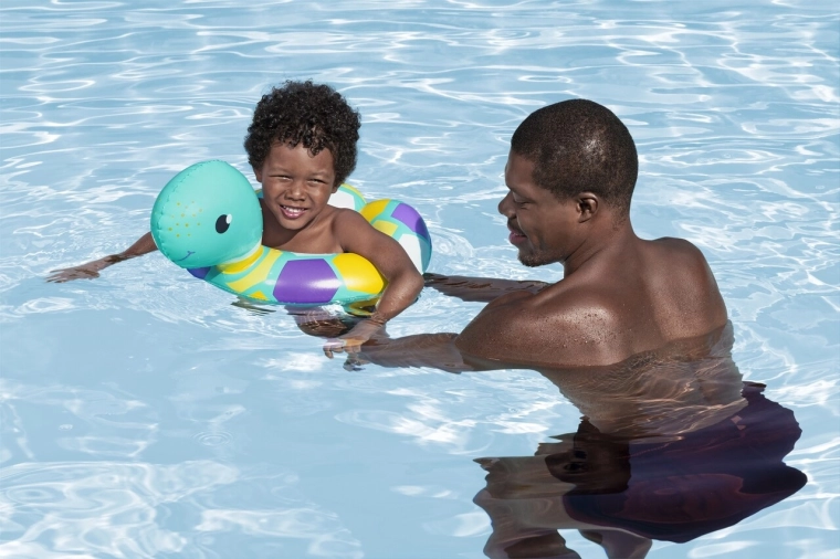 Bezpečná opora v bazénu