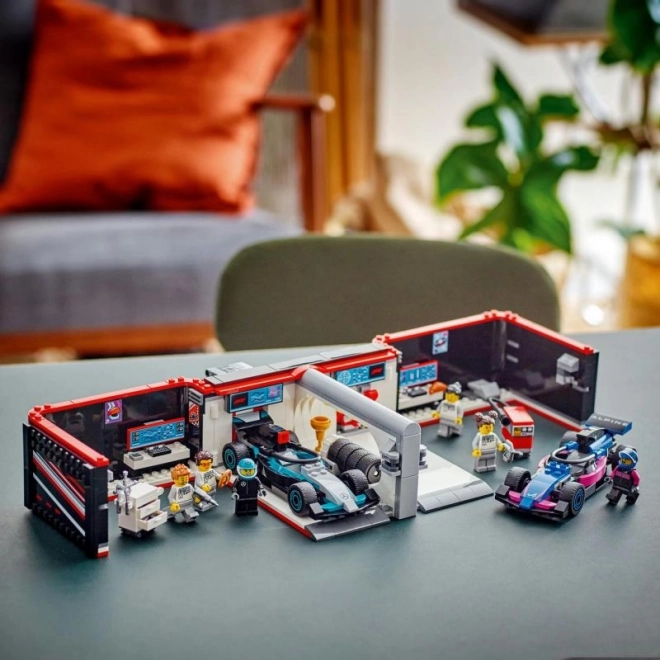 LEGO City F1 Garaž a závodní vozy Mercedes-AMG a Alpine