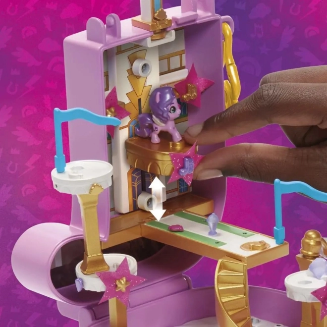 Sada figurek My Little Pony Mini World Magic Compact Town Zephyr Hills