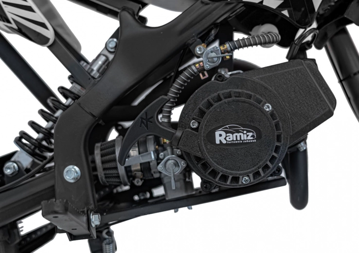 Silný a jednoduchý motor 49 cm³