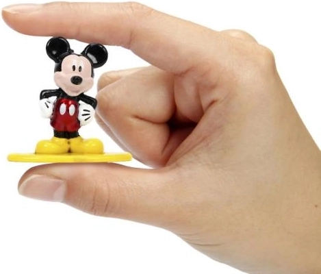 Kompaktní kovové provedení s detaily