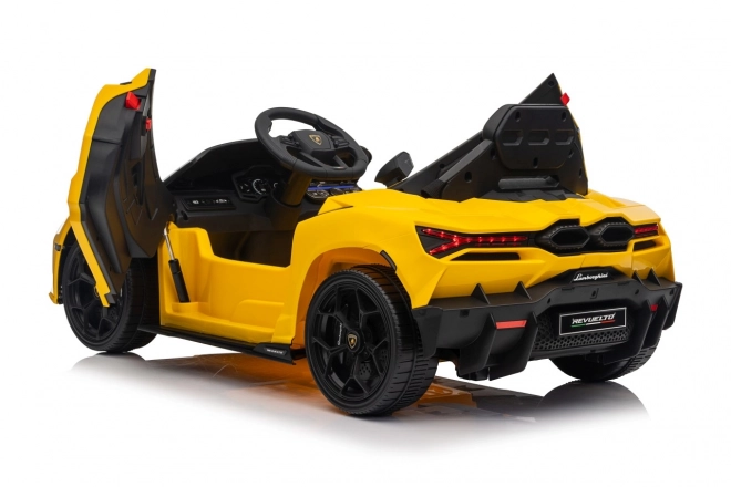 Auto Lamborghini Revuelto žluté