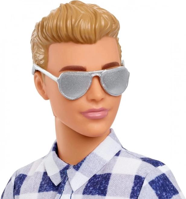 Panenka Barbie Kemping Ken s příslušenstvím