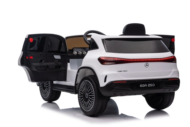 Elektrické auto Mercedes Benz EQA 250 bílé