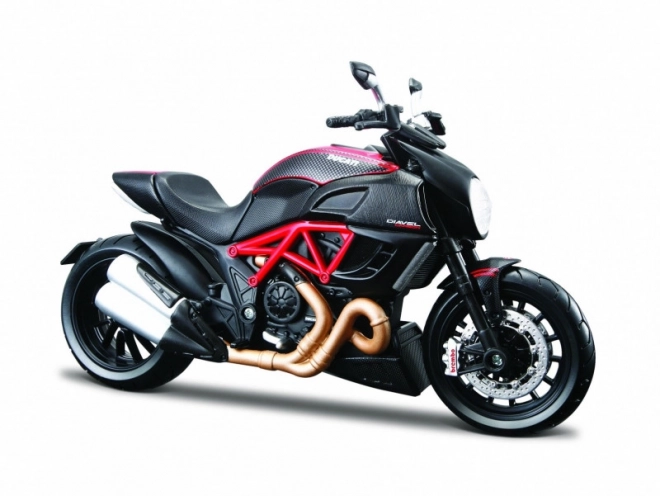 Motocykl Ducati Diavel Carbon model 1:12