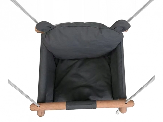 Dětská houpačka s dřevěným sedátkem