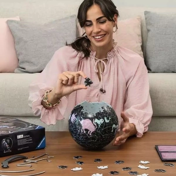 RAVENSBURGER Svítící puzzleball Hvězdný globus 190 dílků