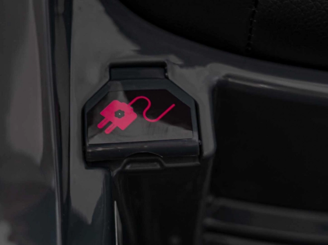 Audi RSQ E-TRON vozidlo Šedá