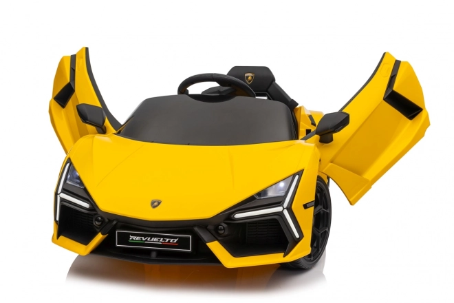 Auto Lamborghini Revuelto žluté
